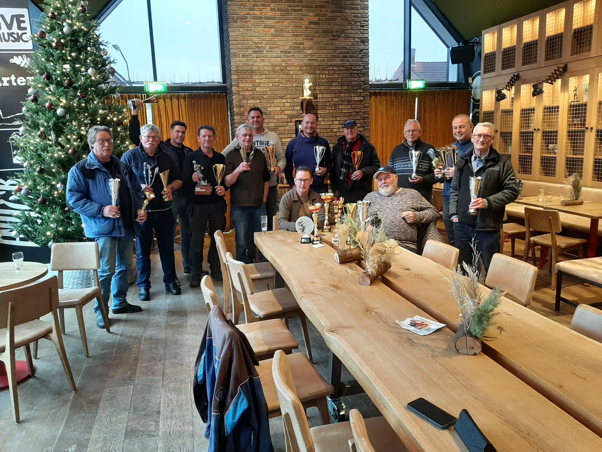 Leden in 't Uivernest
